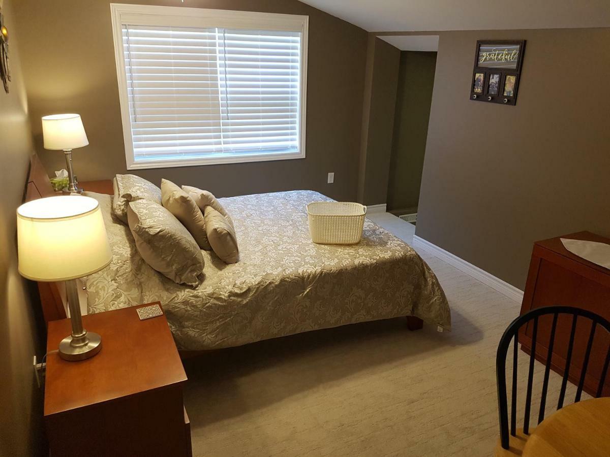Small Town Bound Inn Montague Экстерьер фото
