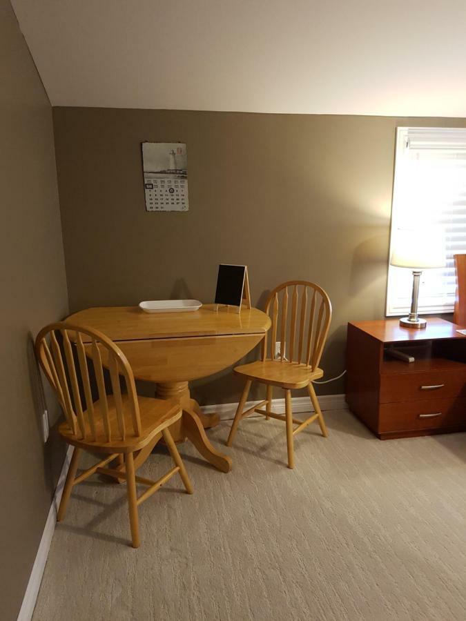 Small Town Bound Inn Montague Экстерьер фото