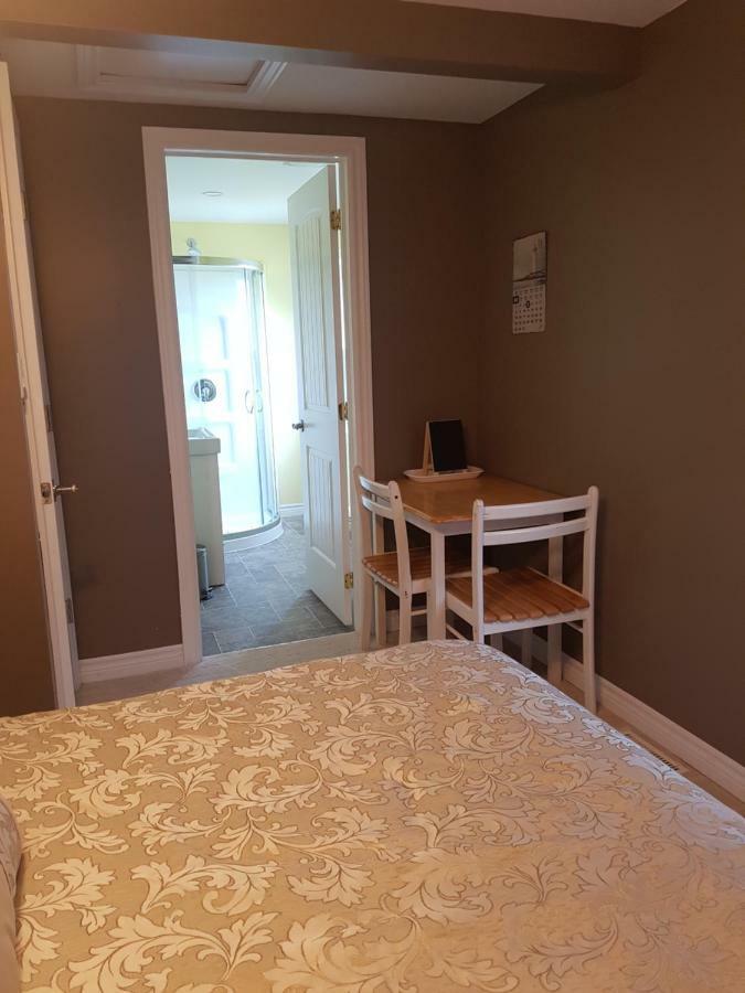 Small Town Bound Inn Montague Экстерьер фото
